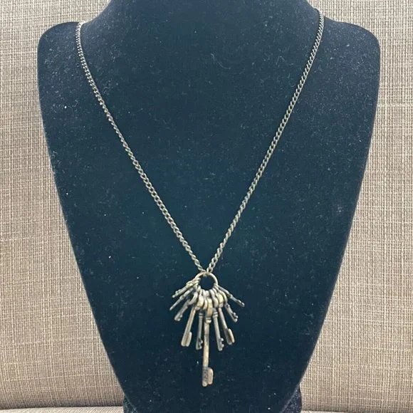 Nordstrom Rack Necklaces Antique Glod Tone Keys Statement Pendant Jewelry - Picture 2 of 11